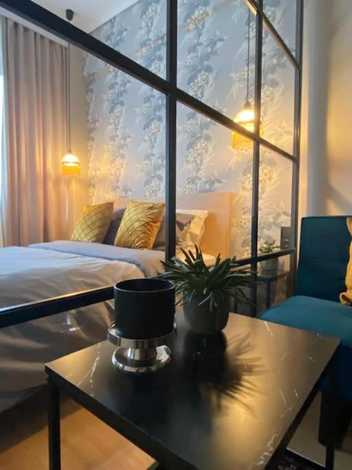 Dream Romantic Living